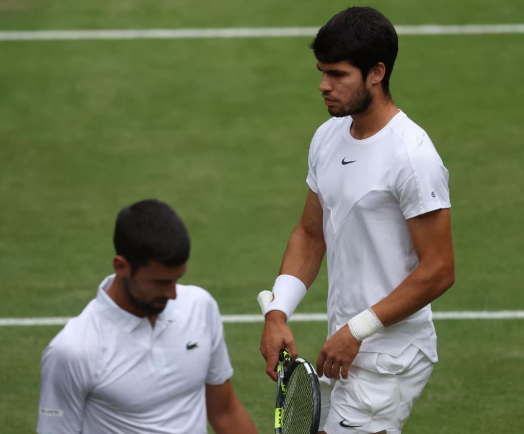 Alcaraz e Djokovic nella finale di Wimbledon 2023